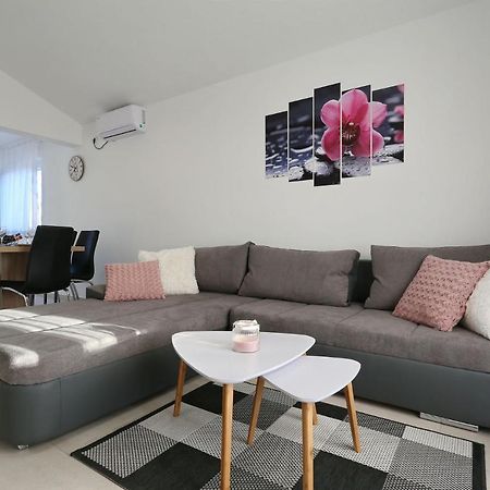 Apartments Lisac Вир Екстериор снимка