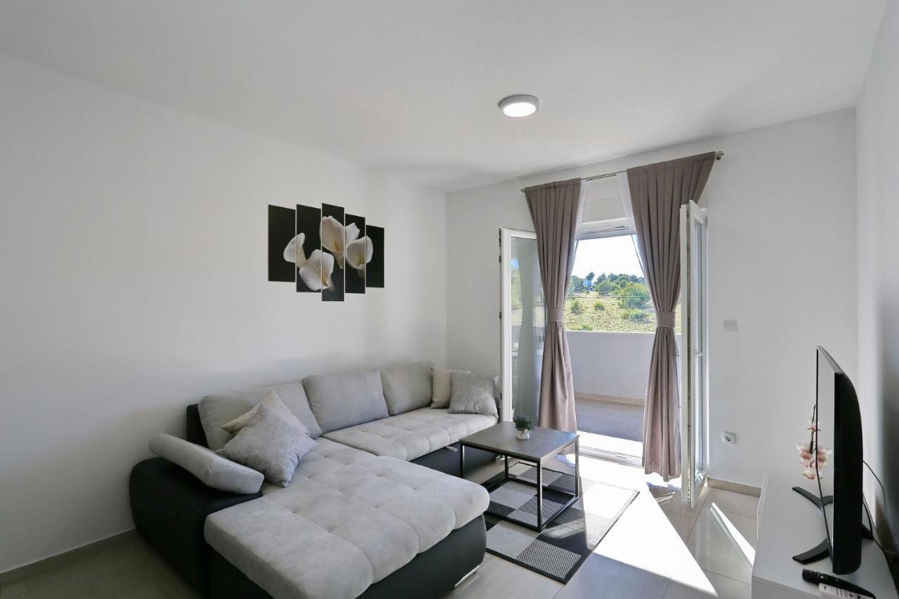 Apartments Lisac Вир Екстериор снимка