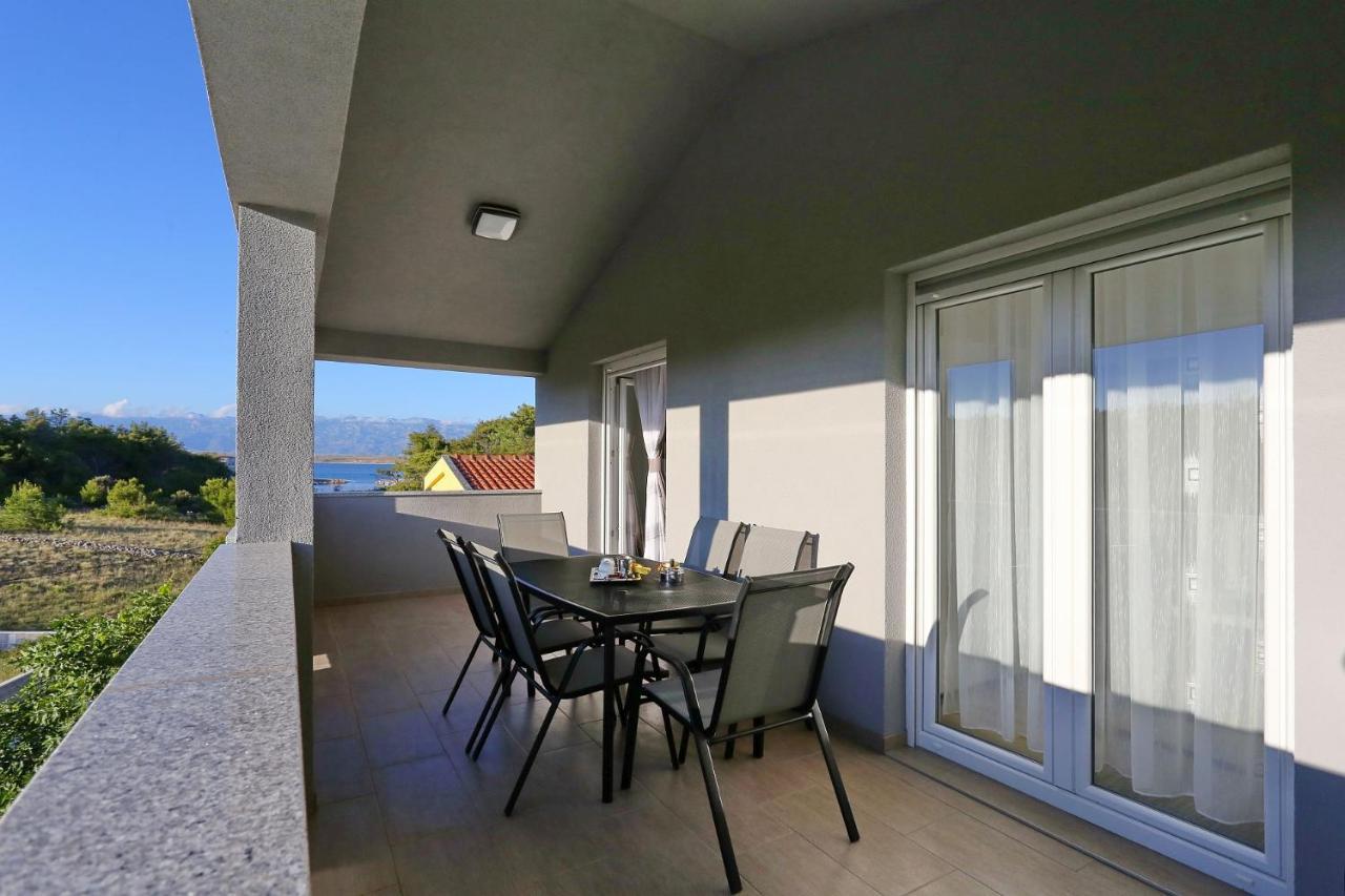 Apartments Lisac Вир Екстериор снимка