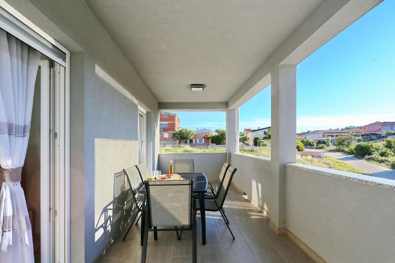 Apartments Lisac Вир Екстериор снимка