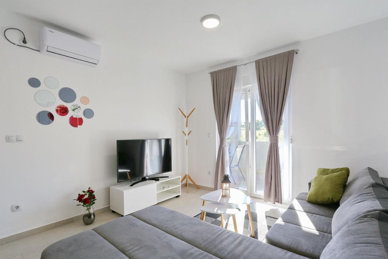 Apartments Lisac Вир Екстериор снимка