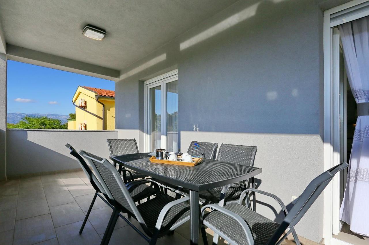 Apartments Lisac Вир Екстериор снимка
