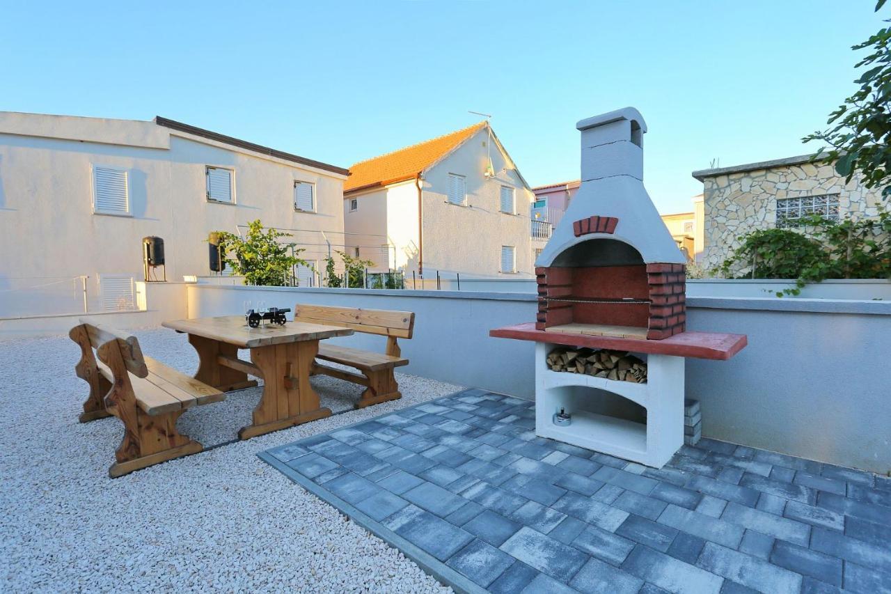 Apartments Lisac Вир Екстериор снимка