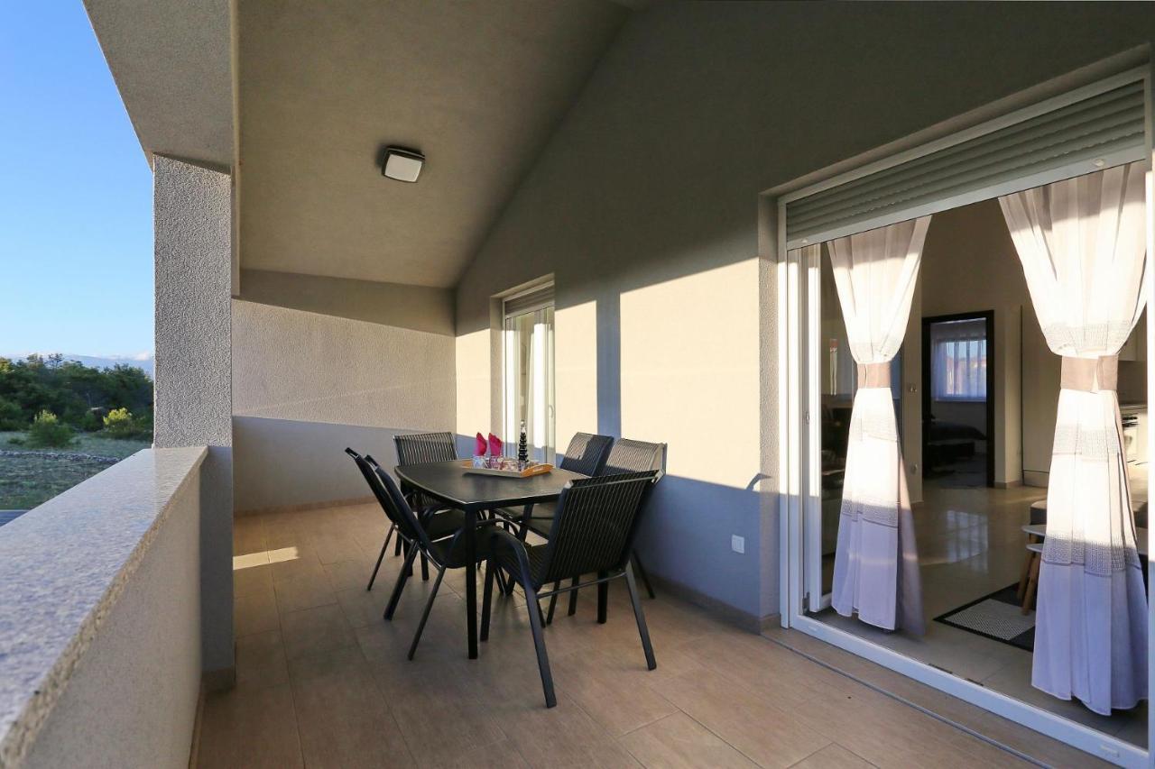 Apartments Lisac Вир Екстериор снимка