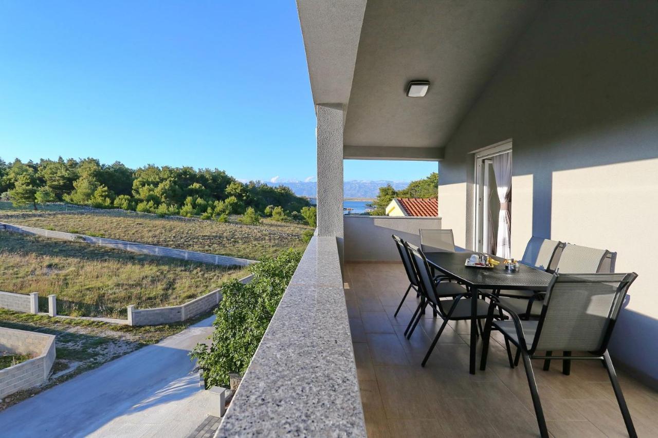 Apartments Lisac Вир Екстериор снимка