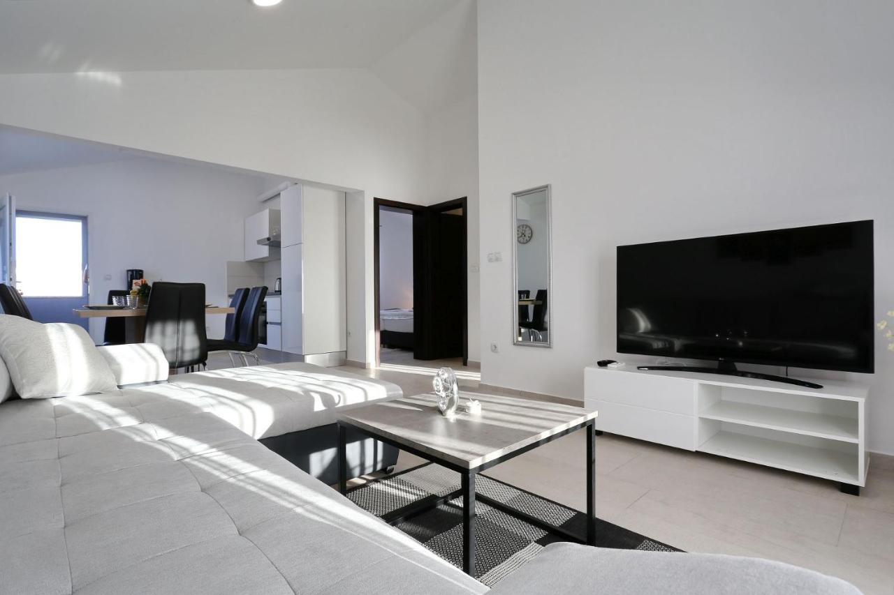Apartments Lisac Вир Екстериор снимка