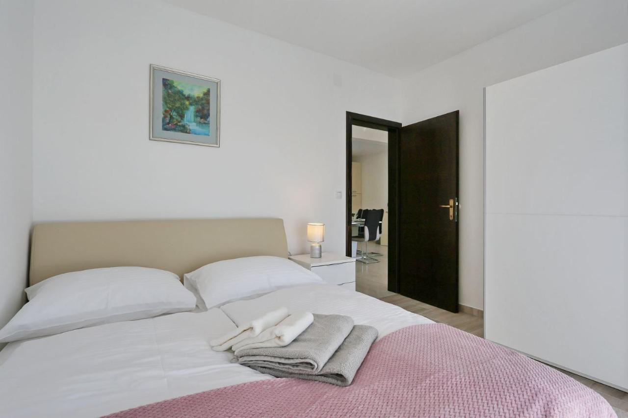 Apartments Lisac Вир Екстериор снимка
