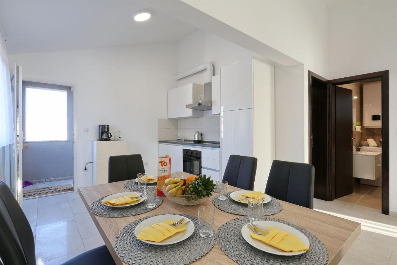 Apartments Lisac Вир Екстериор снимка