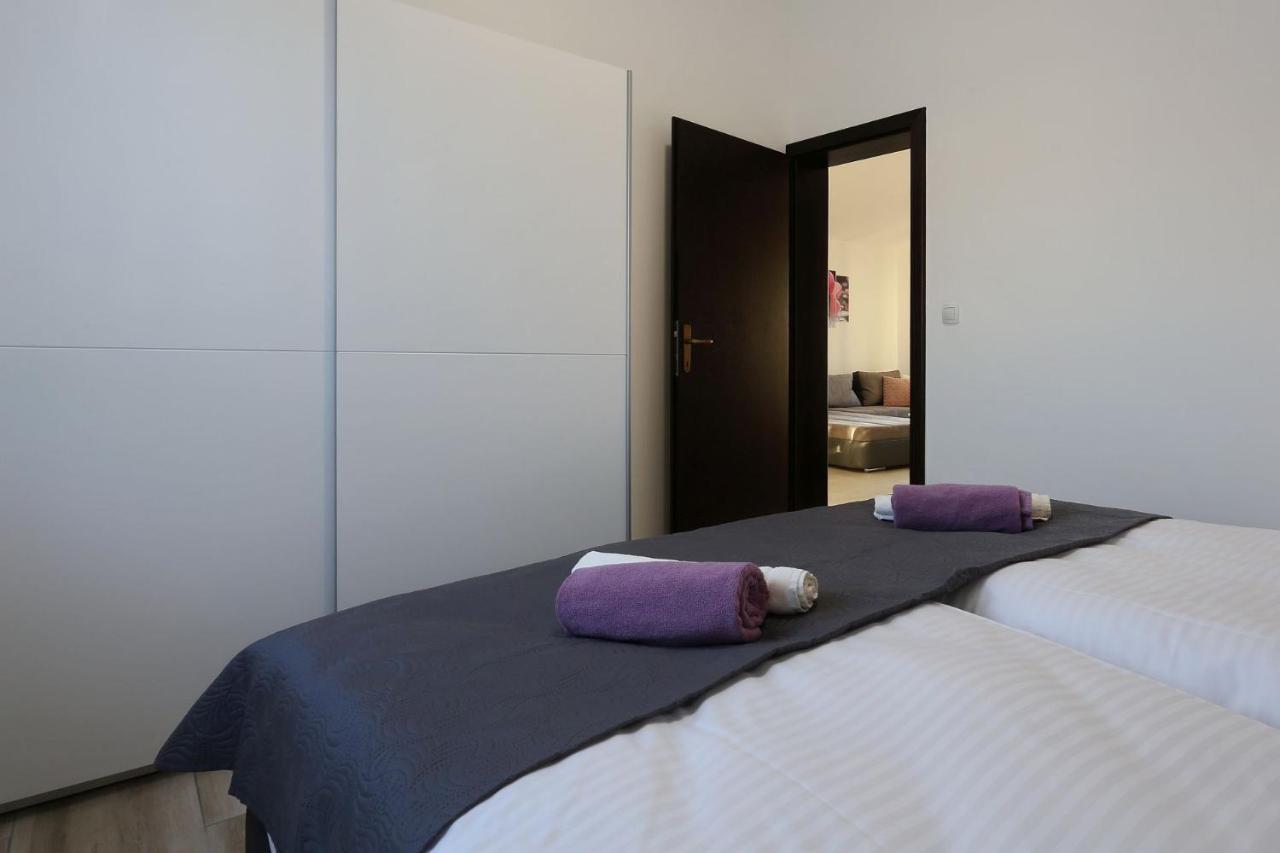 Apartments Lisac Вир Екстериор снимка