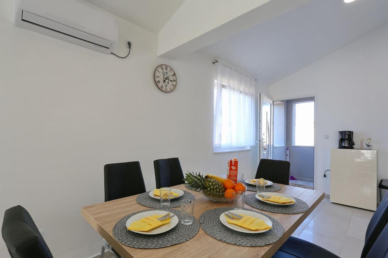 Apartments Lisac Вир Екстериор снимка